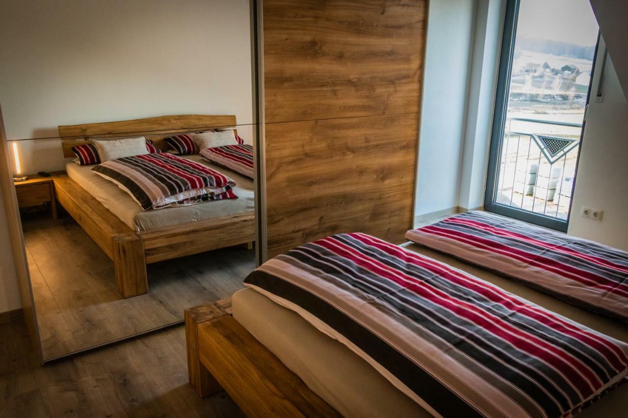 Landhaus Ferienwohnungen Mit Pool Und Wellness Neukirchen-Balbini Eksteriør billede