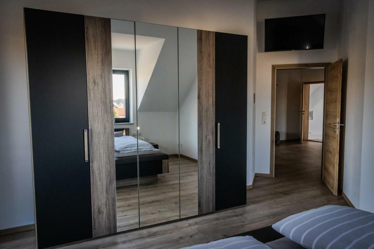 Landhaus Ferienwohnungen Mit Pool Und Wellness Neukirchen-Balbini Eksteriør billede