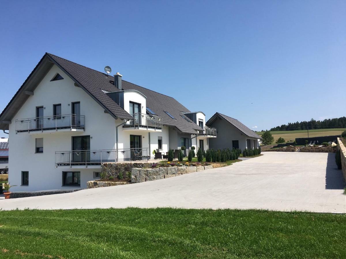 Landhaus Ferienwohnungen Mit Pool Und Wellness Neukirchen-Balbini Eksteriør billede