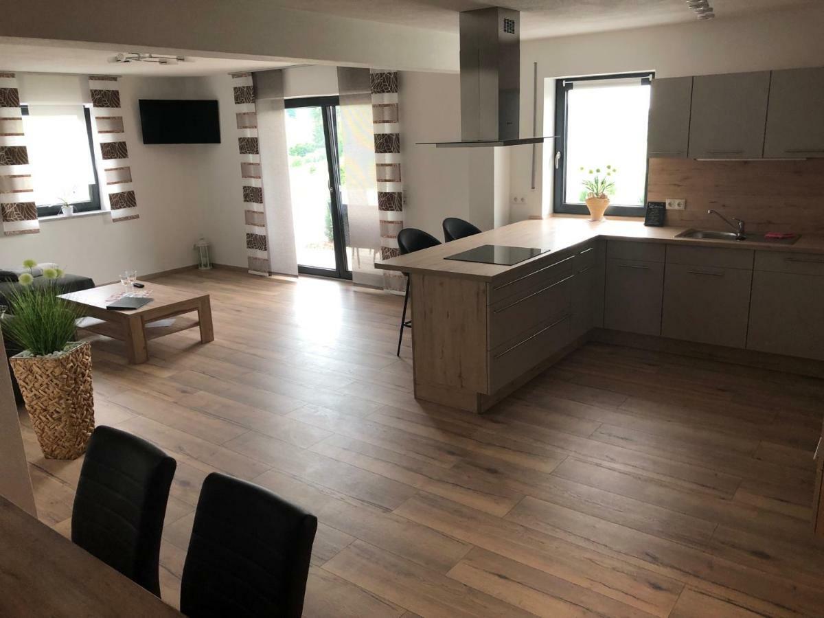 Landhaus Ferienwohnungen Mit Pool Und Wellness Neukirchen-Balbini Eksteriør billede