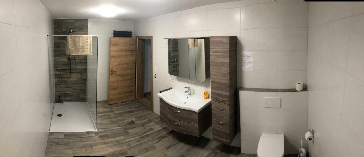 Landhaus Ferienwohnungen Mit Pool Und Wellness Neukirchen-Balbini Eksteriør billede