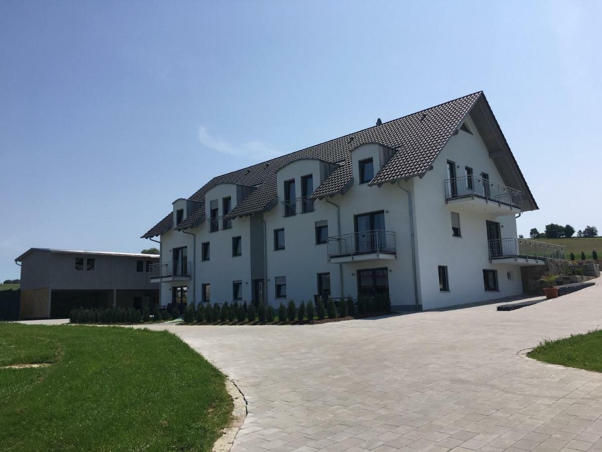 Landhaus Ferienwohnungen Mit Pool Und Wellness Neukirchen-Balbini Eksteriør billede